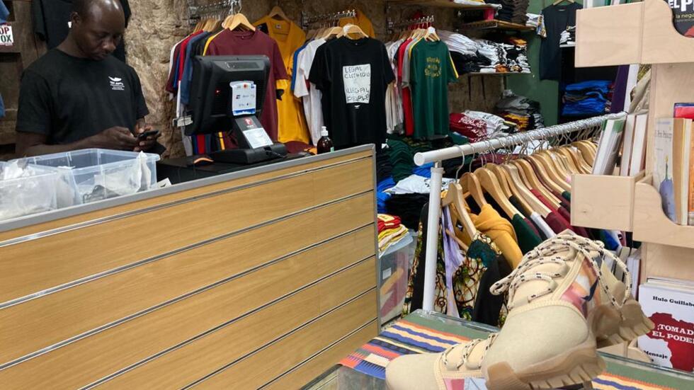 À Barcelone, des baskets pour donner une chance aux migrants Comment